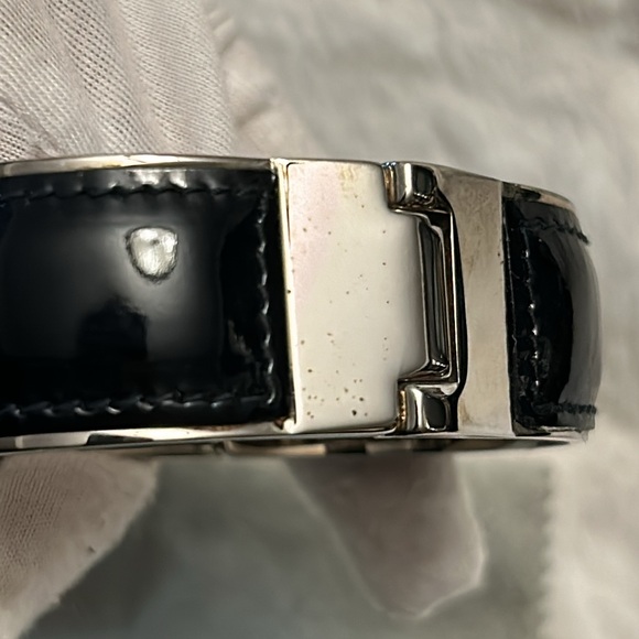 Gucci large black patent leather and silver stone clasp bangle bracelet - Picture 13 of 16